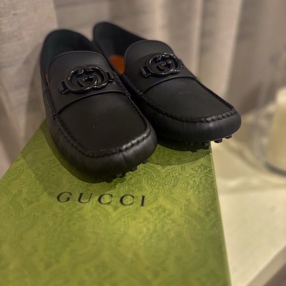 Gucci Men's Black Leather Slip-On Loafers - Picture 1 of 4